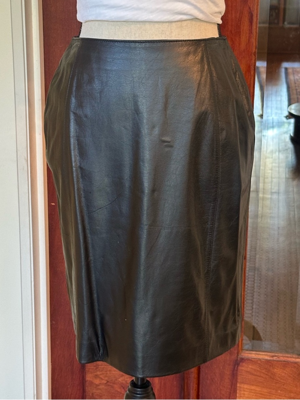 Lew Magram | VTG Black Genuine Leather Pencil Skirt, Size 8 - Picture 3 of 10